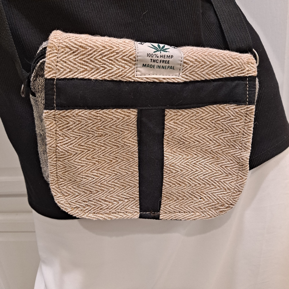 Himalayan Natural Hemp Crossbody Bag - Black and Tan